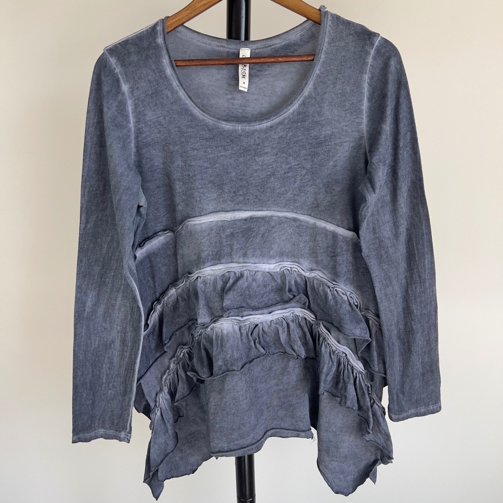 Cubism Gray Acid Wash Ruffle Tiered Tunic Top Medium Sharkbite Hem Long Sleeve